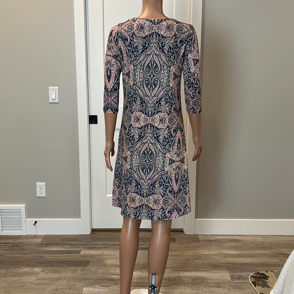 Dress - Picture 2 of 4